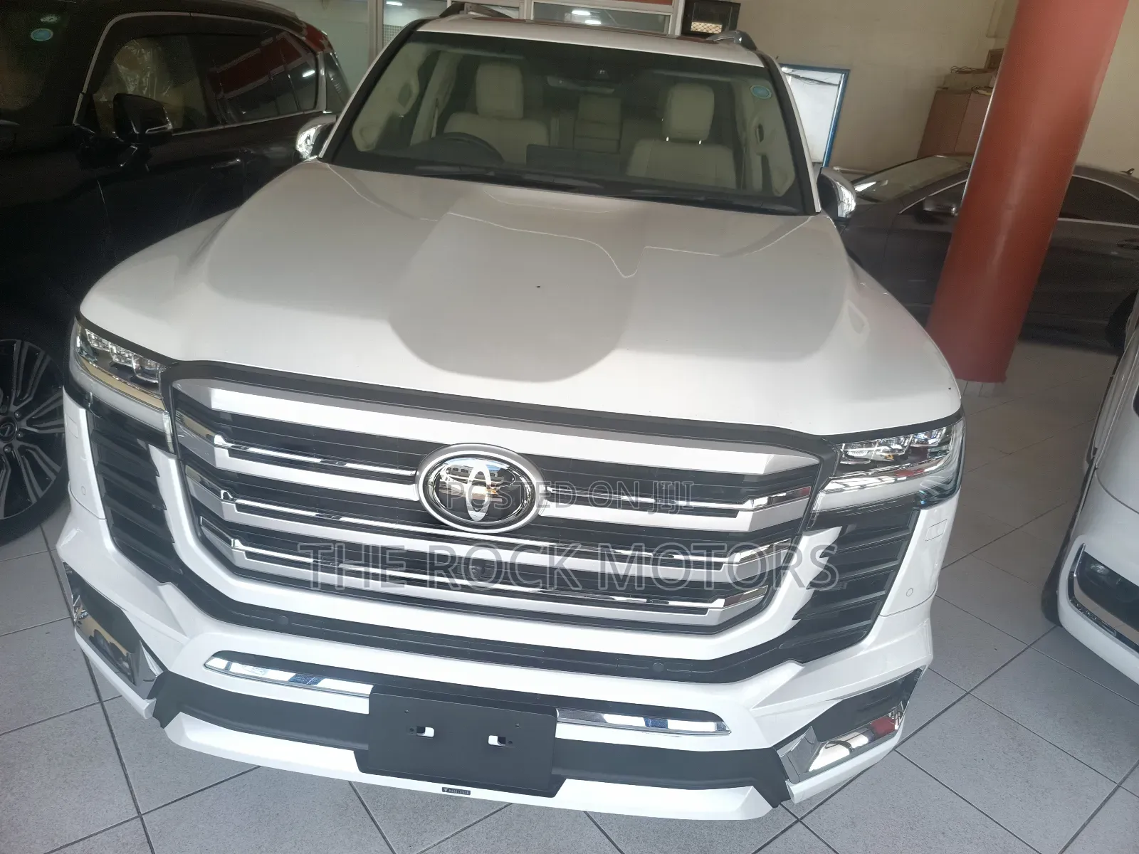 Toyota Land Cruiser Prado 2023 White