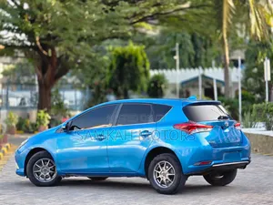 Toyota Auris 2017 Blue