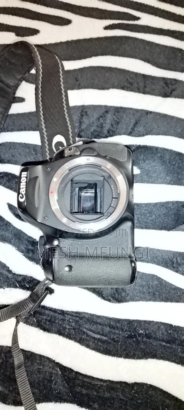 Canon Eos 600d DSLR Camera + Ef 75-300mm Zoom Lens - thumbnail 2