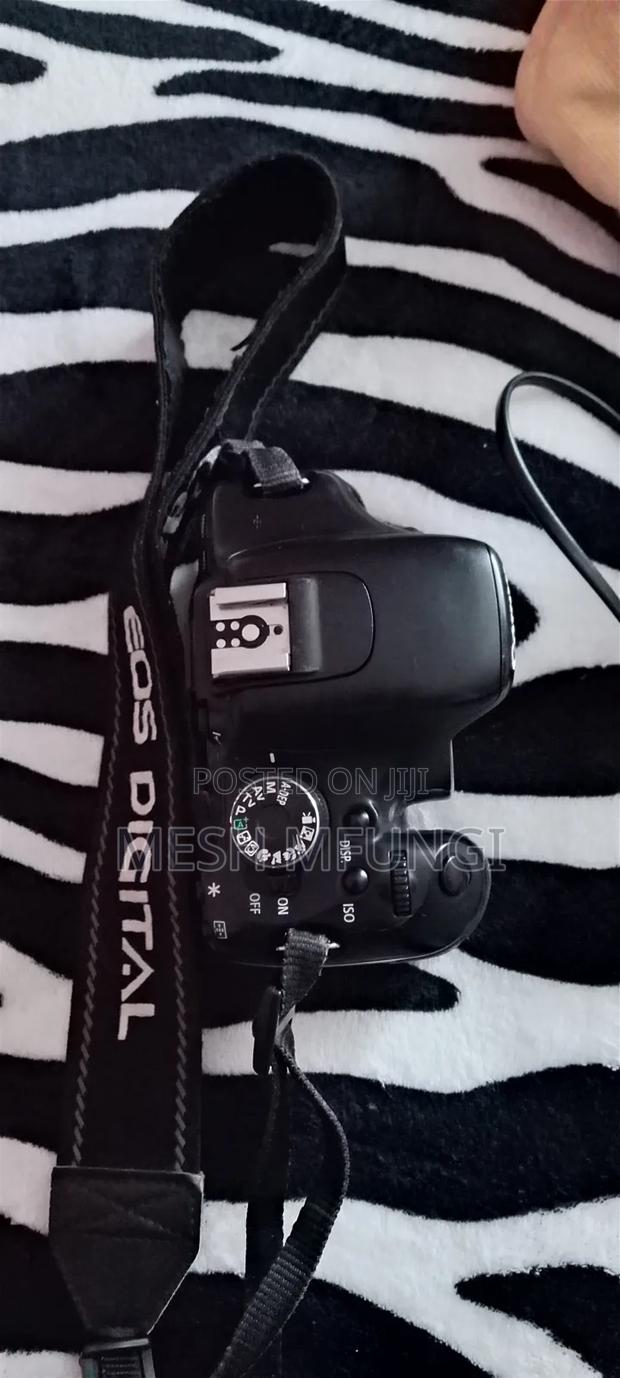 Canon Eos 600d DSLR Camera + Ef 75-300mm Zoom Lens - thumbnail 3