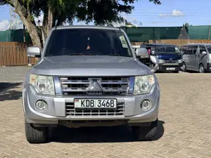 Mitsubishi Pajero V80 3.2 DI-D 2013 Silver
