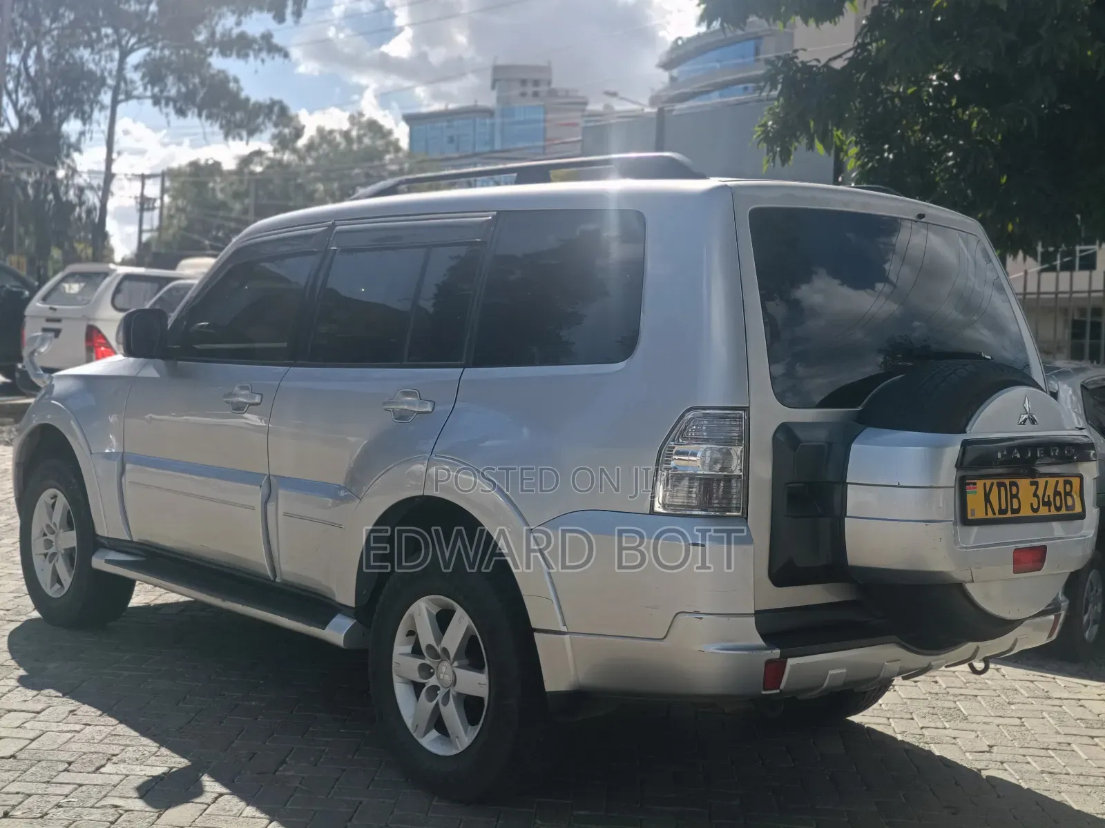 Mitsubishi Pajero V80 3.2 DI-D 2014 Silver