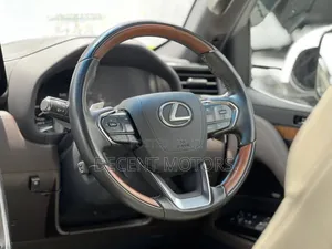 Lexus LX 600 2023 White