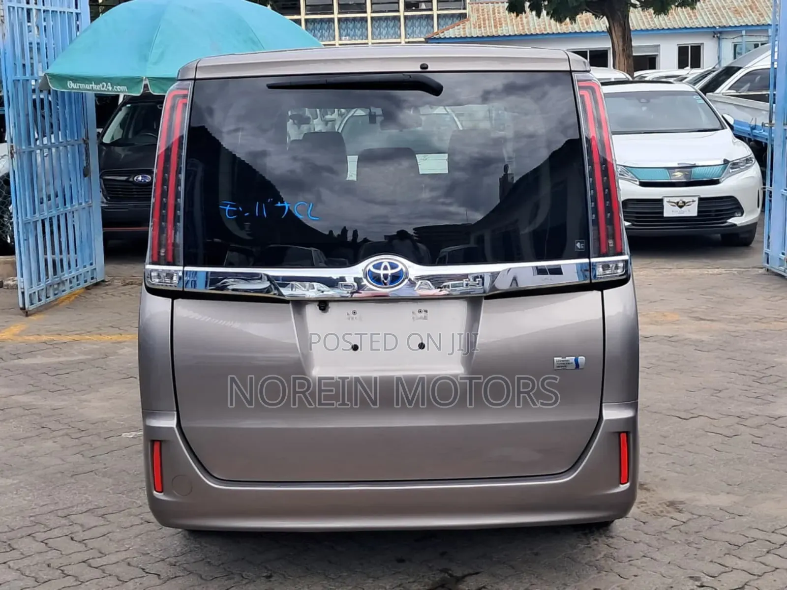 Toyota Noah 2018 Gray