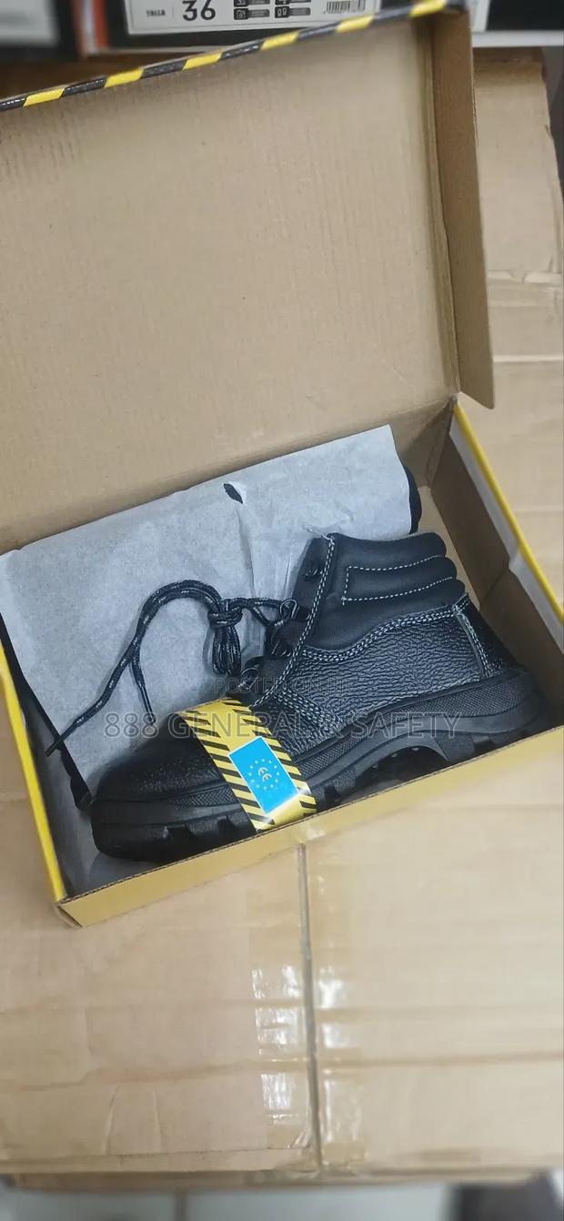 Safety Shoes All Sizes Available - thumbnail 2