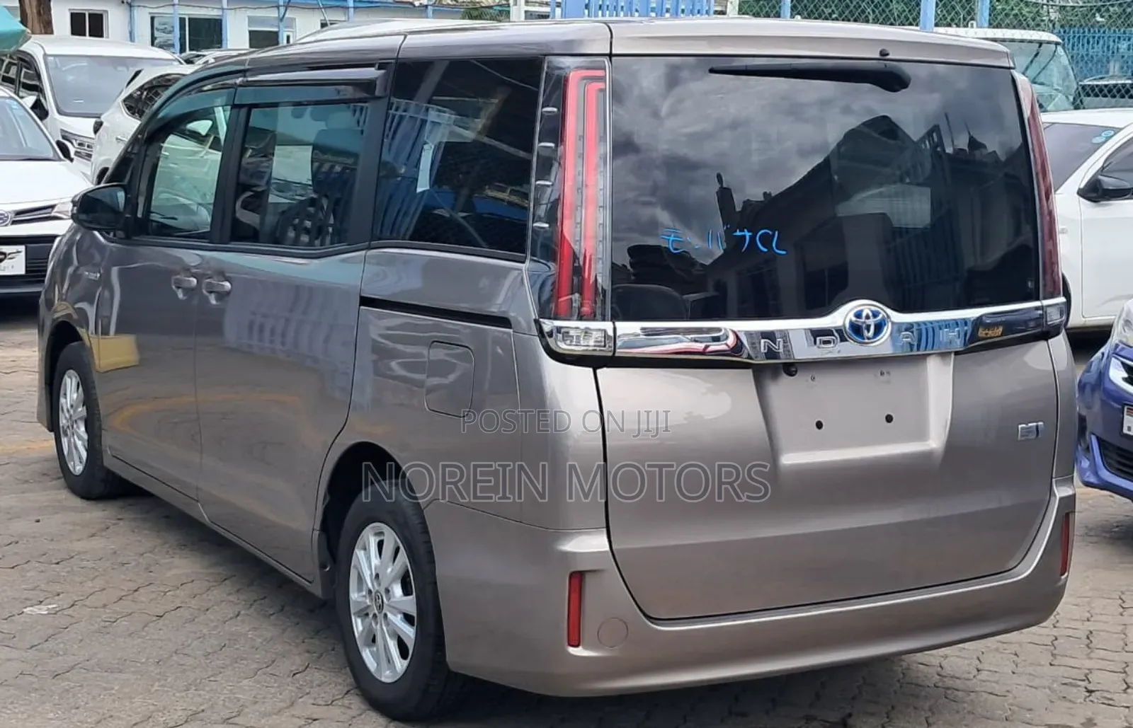 Toyota Noah 2018 Gray
