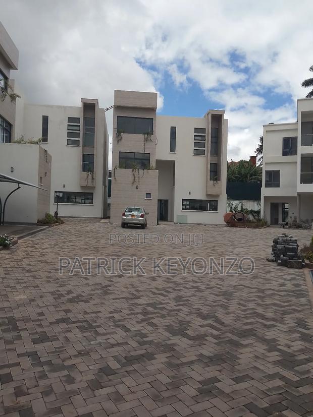 5bdrm Townhouse / Terrace in Elmoro Gardens, Lavington for rent