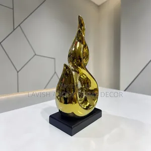 Gold Sculpture Deco .