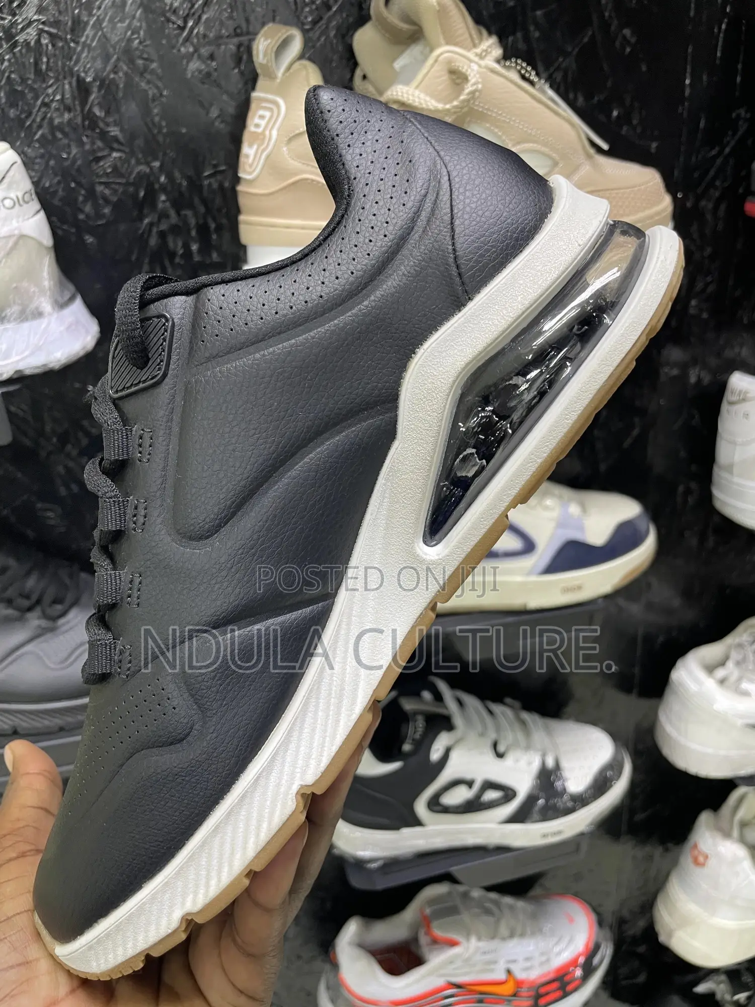 Skechers Uno (Stand on Air)
