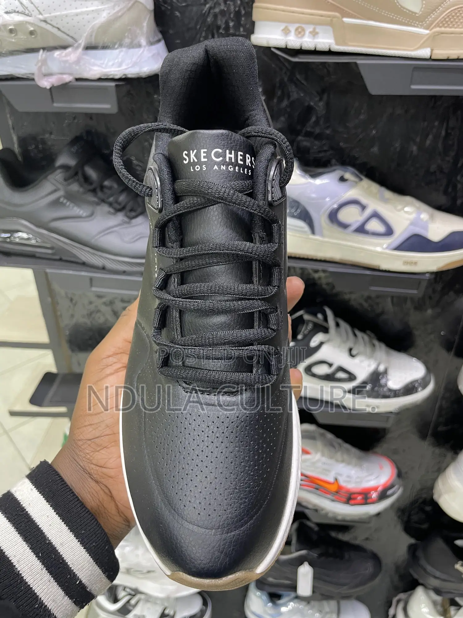 Skechers Uno (Stand on Air)