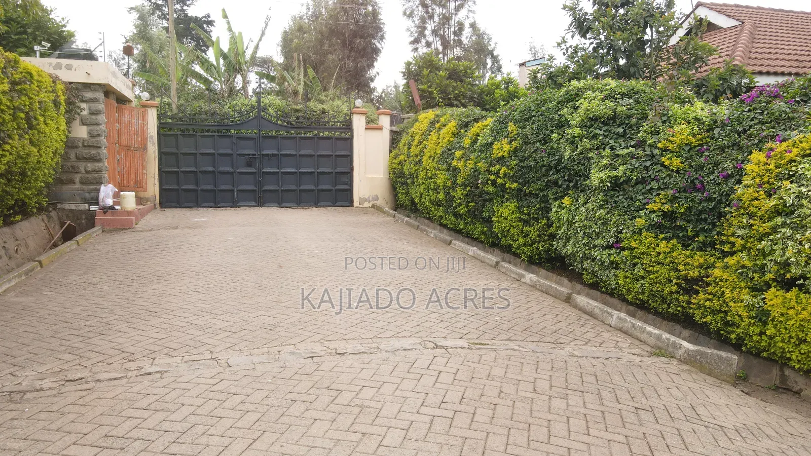 3bdrm Bungalow in Vineyard, Oloolua for sale