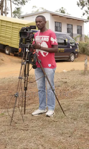 Videographer/Photographer/ Marketer