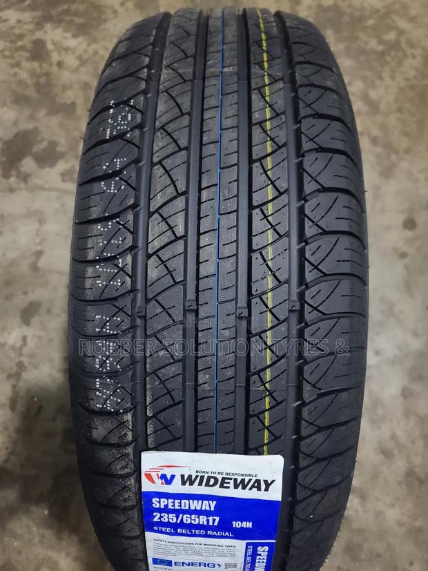 235 /65 R17 Wideway Tyres 104h Speedways - main view