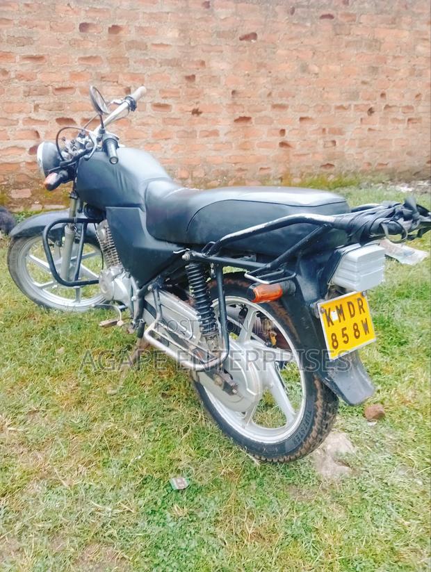 Honda CB 2021 Red - main view