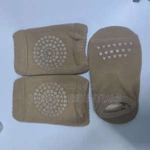 Anti-Slip Baby Crawling Knee Pads Matching Socks Set