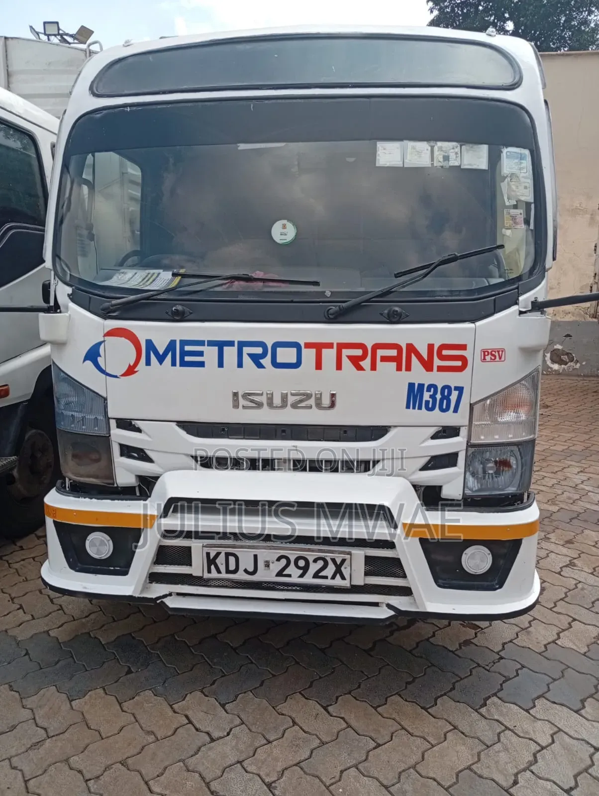 Isuzu NQR 2022 White