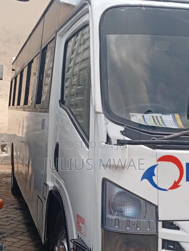 Isuzu NQR 2022 White - thumbnail 3