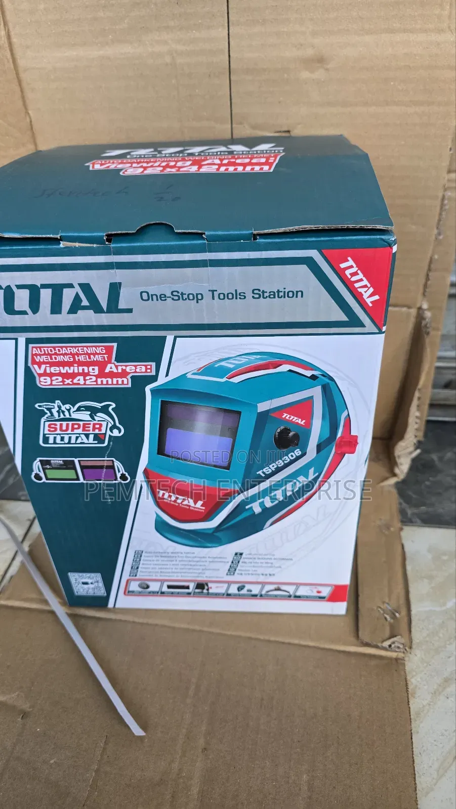 Total Tools Tsp9306 Auto-darkening Welding Helmet.