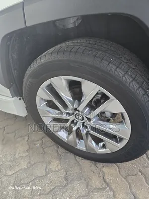 Toyota RAV4 2021 Off white
