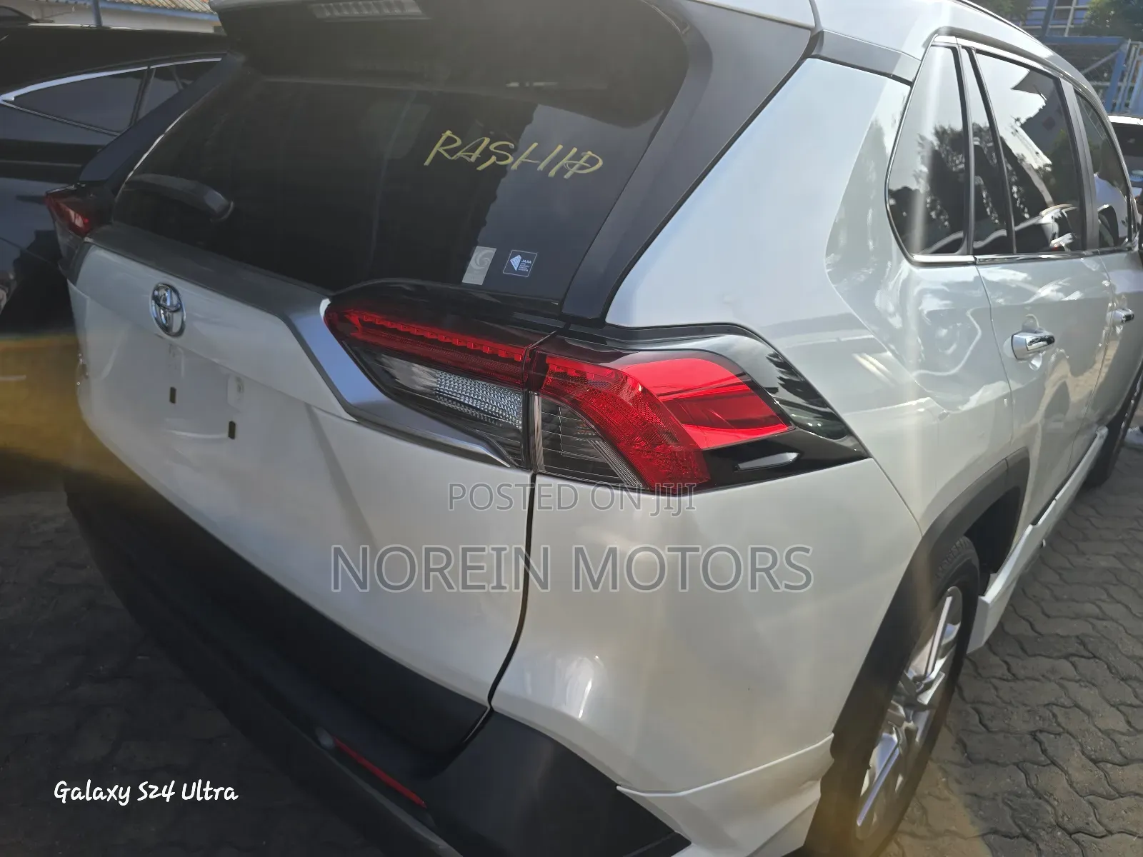 Toyota RAV4 2021 Off white