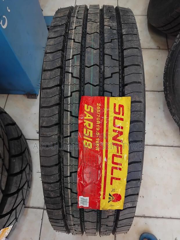 265/70 R19.5 Sunfull Sars18