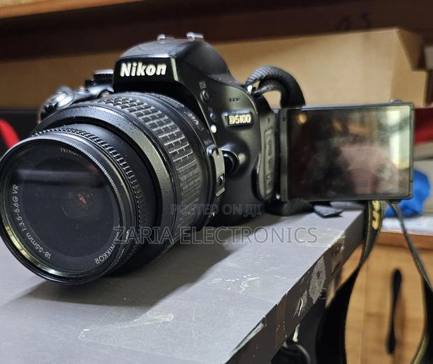Nikon D5100 Camera With 18-55mm Lens,Battery,Charger and Strap - thumbnail 4