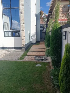 Furnished 6bdrm Mansion in Syokimau, Gateway Mall Area for sale