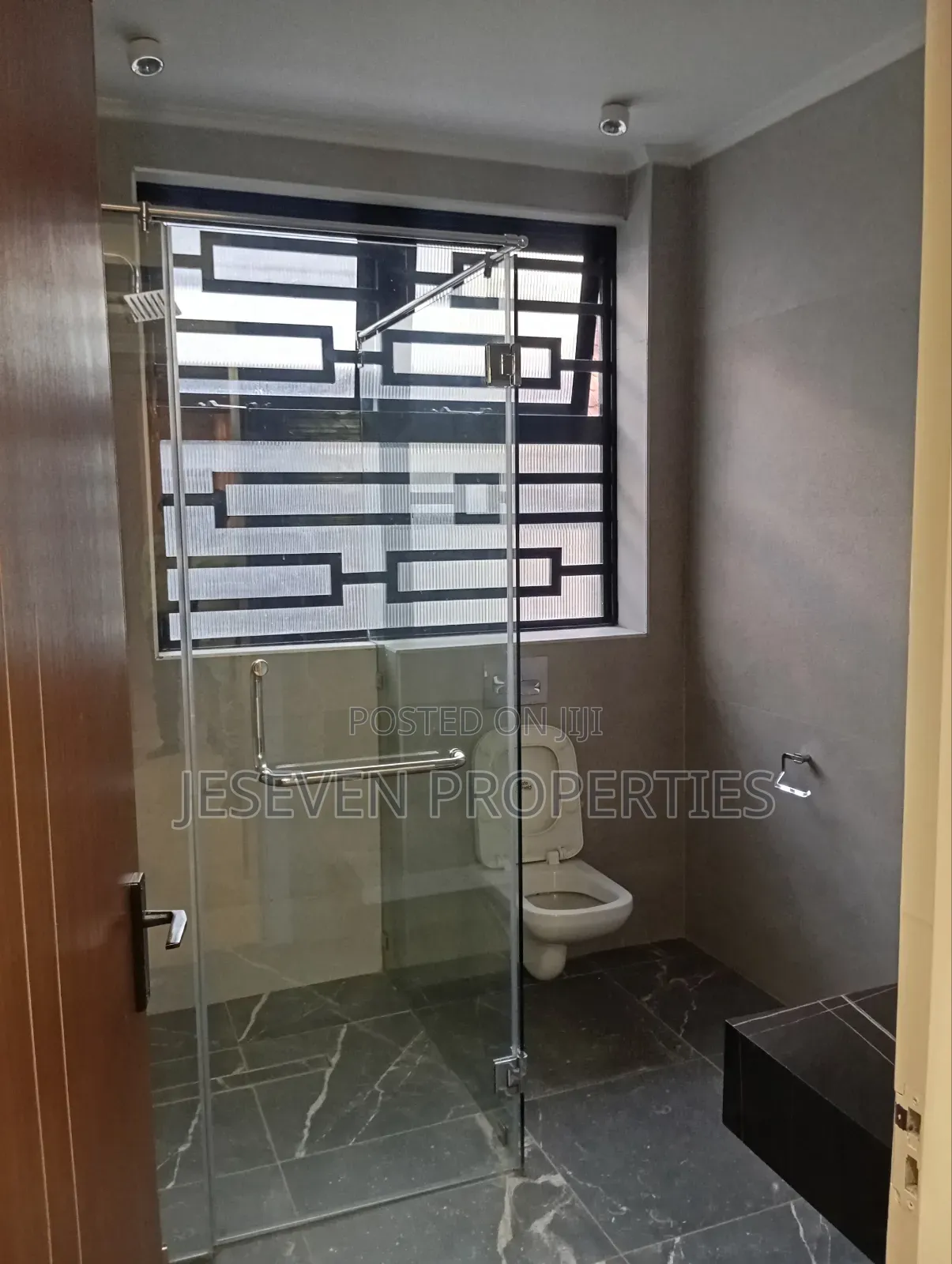 Furnished 6bdrm Mansion in Syokimau, Gateway Mall Area for sale