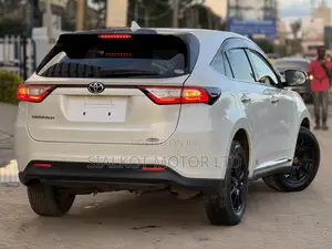 Toyota Harrier 2.0 2019 White