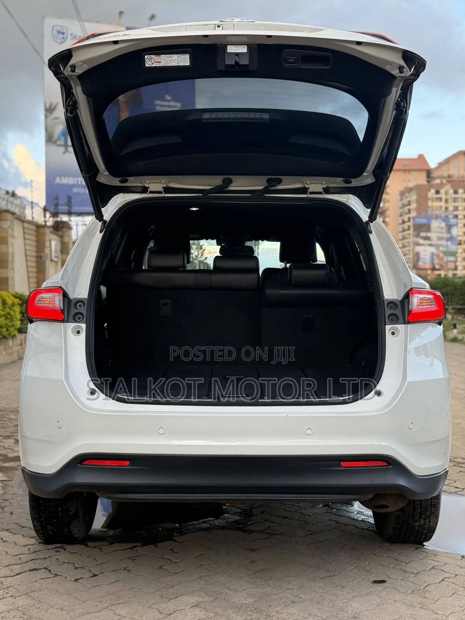 Toyota Harrier 2.0 2019 White