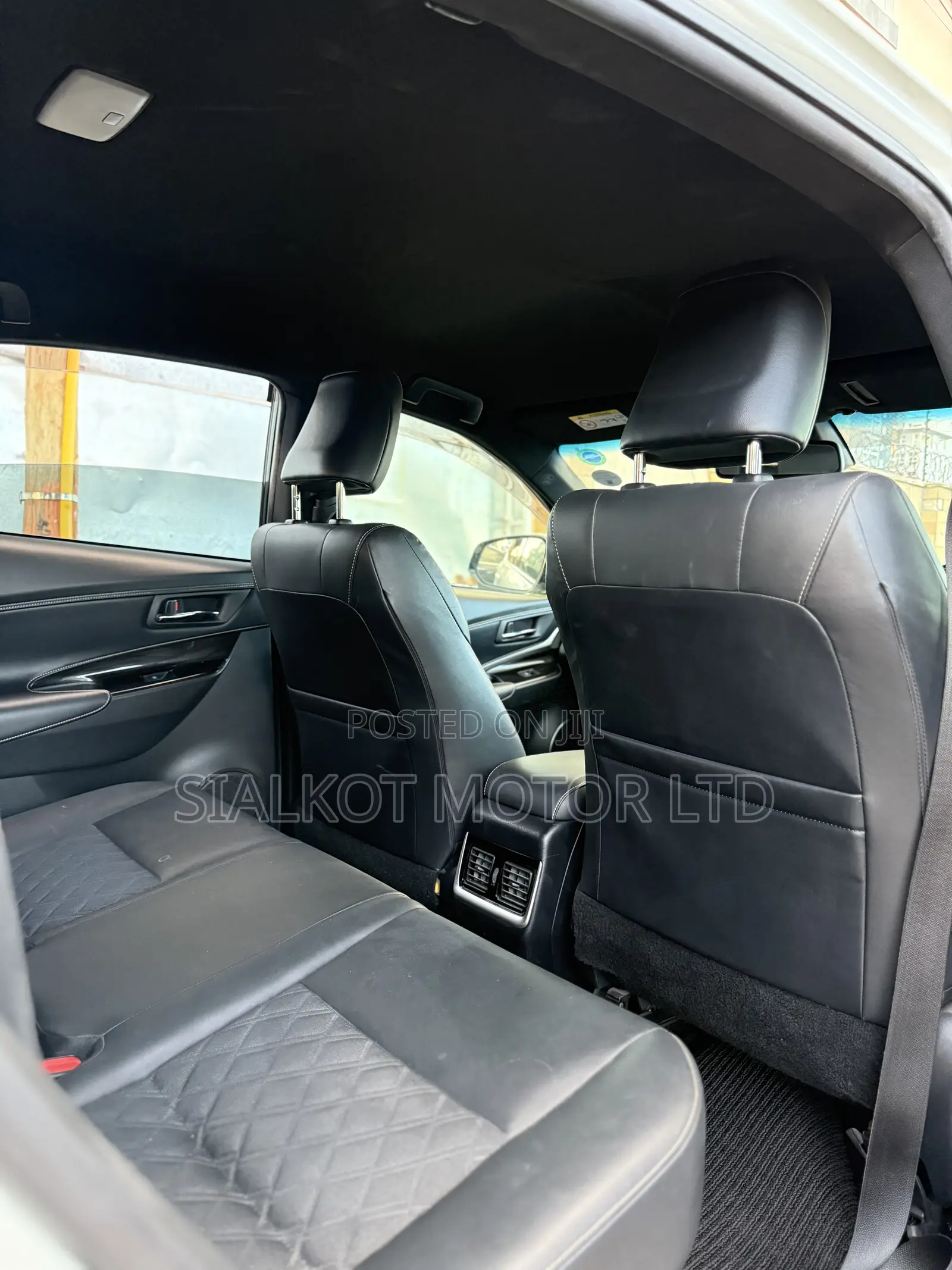 Toyota Harrier 2.0 2019 White