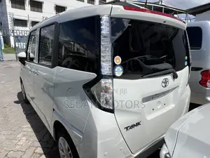 Toyota Tank 2019 White