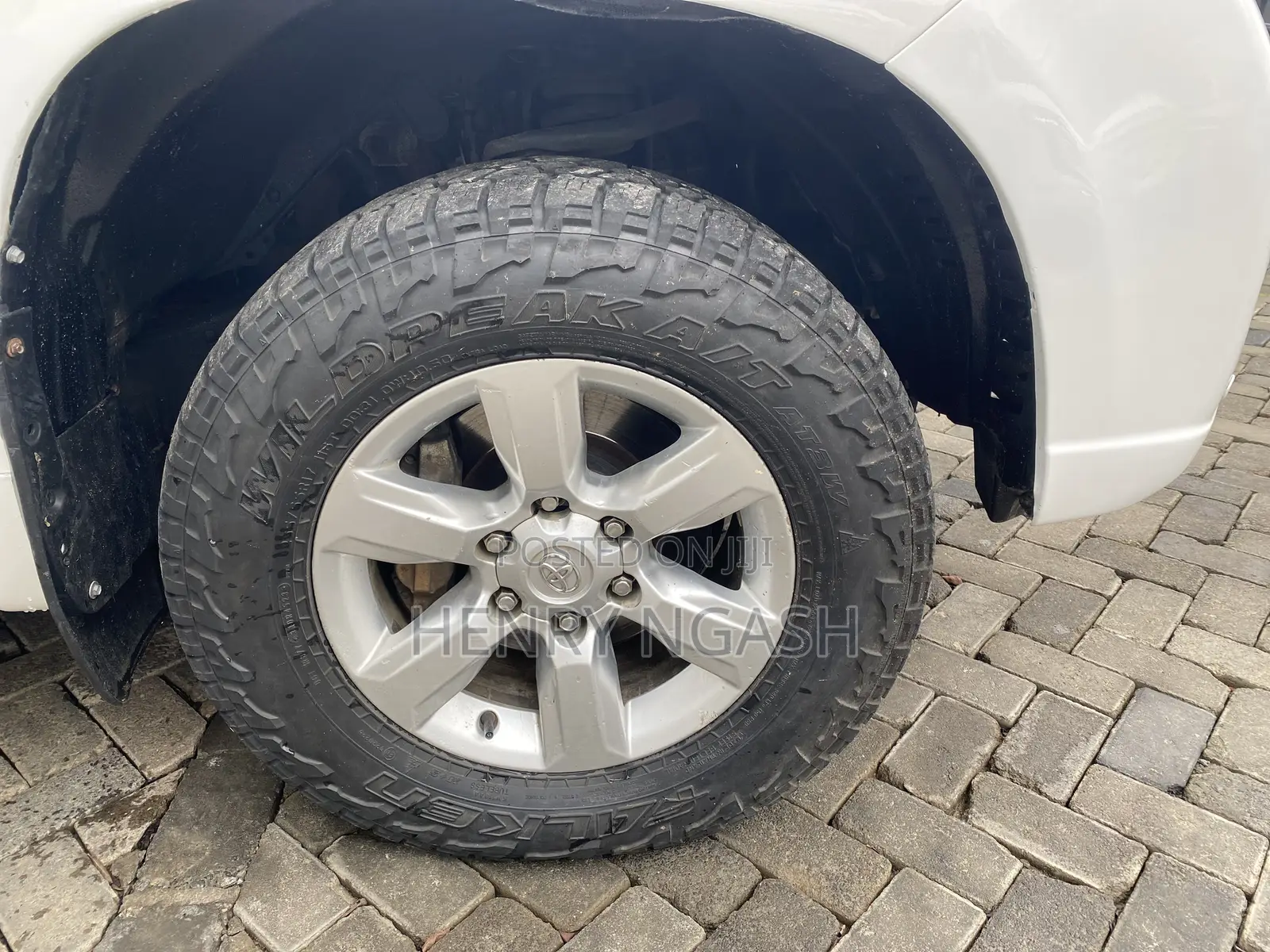 Toyota Land Cruiser Prado 2017 White