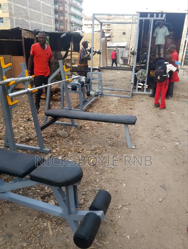 Leg Curl and Benches+ Free Bars +Olympic New Weights 219/Kg - thumbnail 2