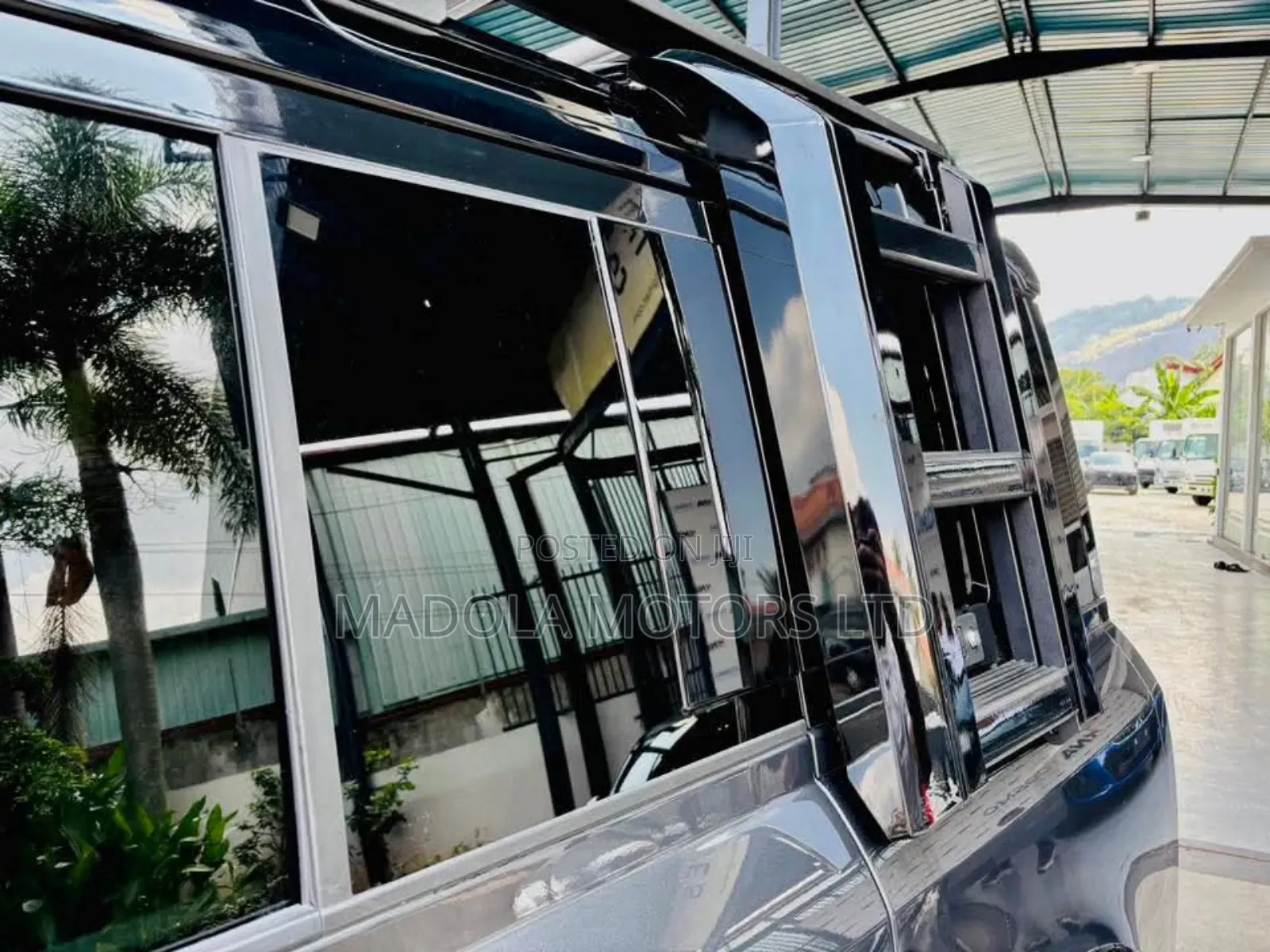 Land Rover Defender Carpathian Edition 2023 Gray