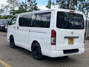 Toyota HiAce 2014 White