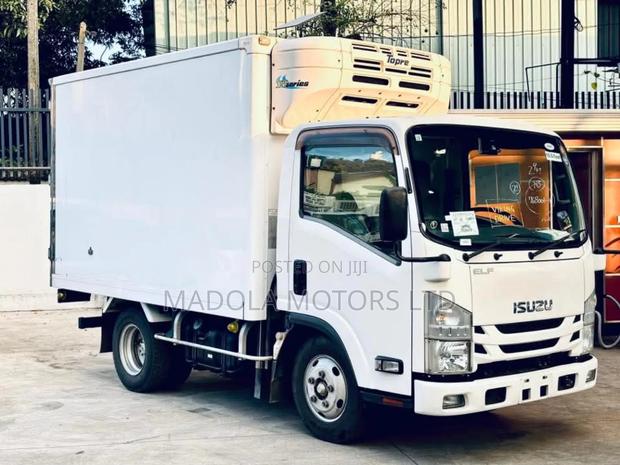 Isuzu Elf Truck - thumbnail 2