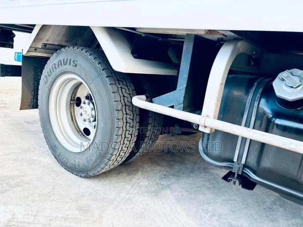 Isuzu Elf Truck - thumbnail 6