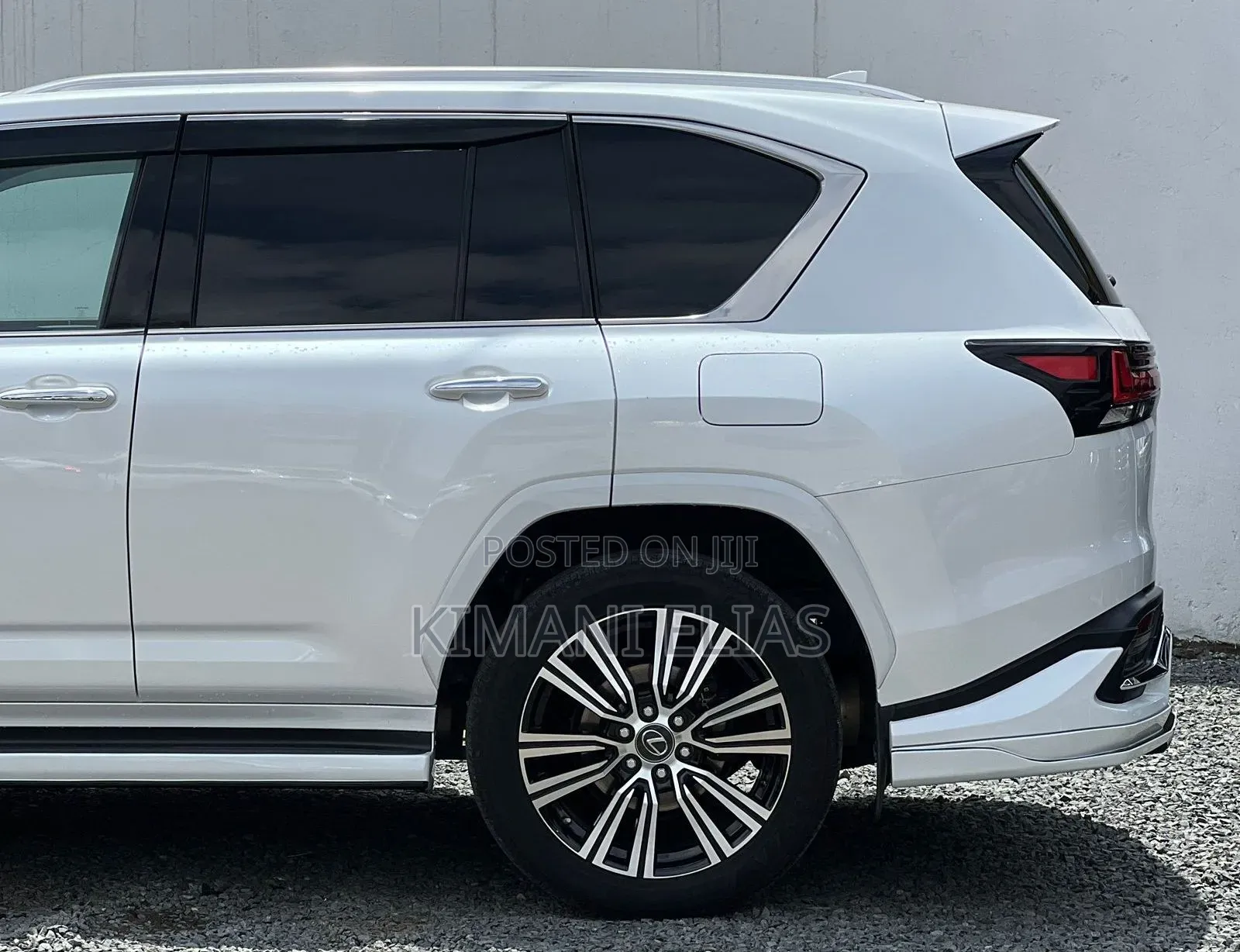 Lexus LX LX 600 2023 White