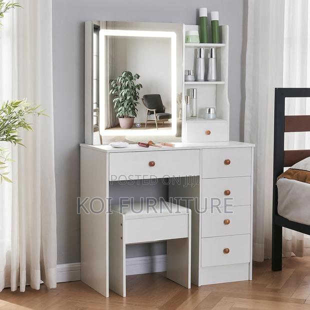 Dressers; Top Stylish White Modern Classic Vanity Set