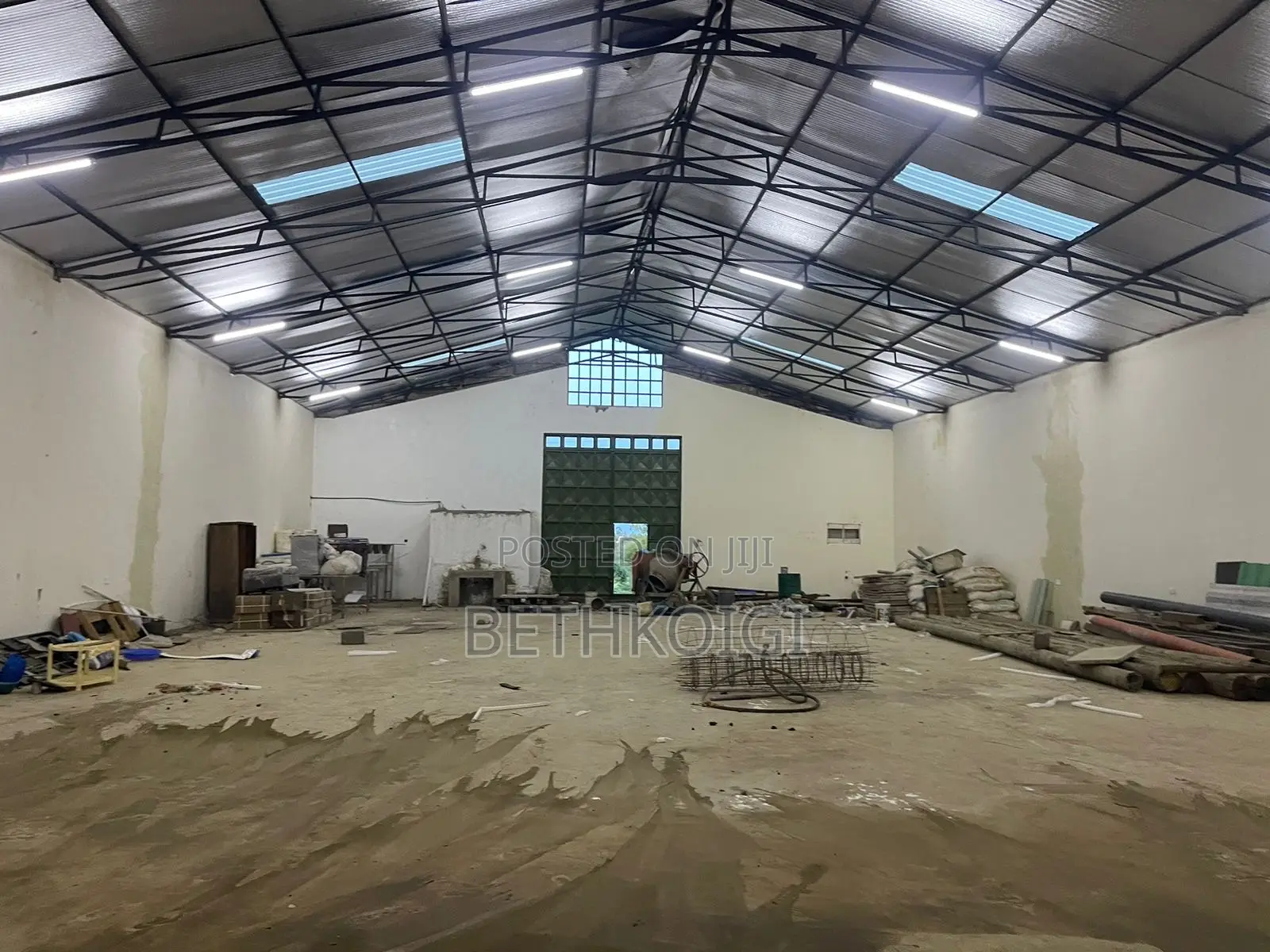 Warehouse in Kabati-5000 Sq
