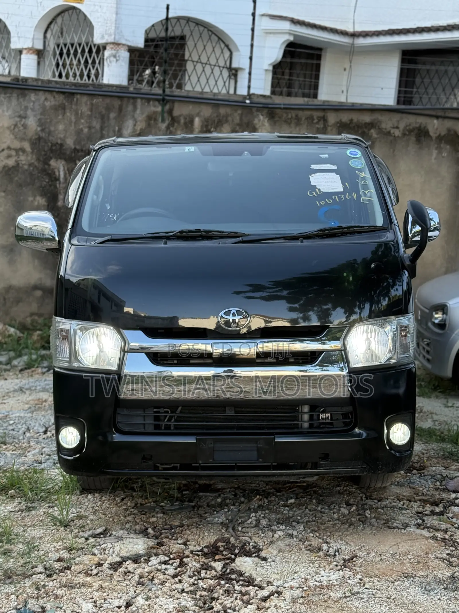 Toyota HiAce 2019 Black