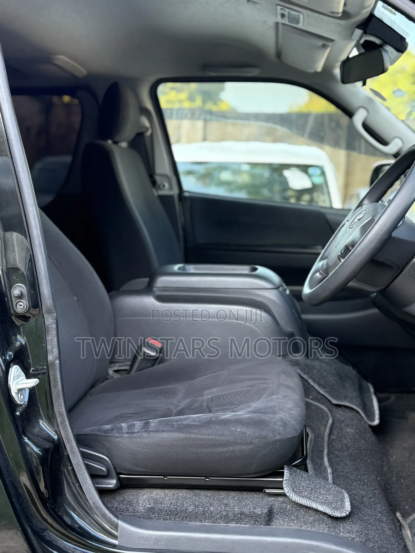 Toyota HiAce 2019 Black