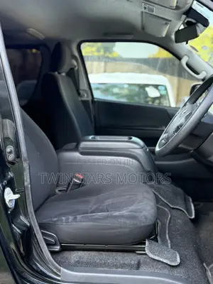 Toyota HiAce 2019 Black