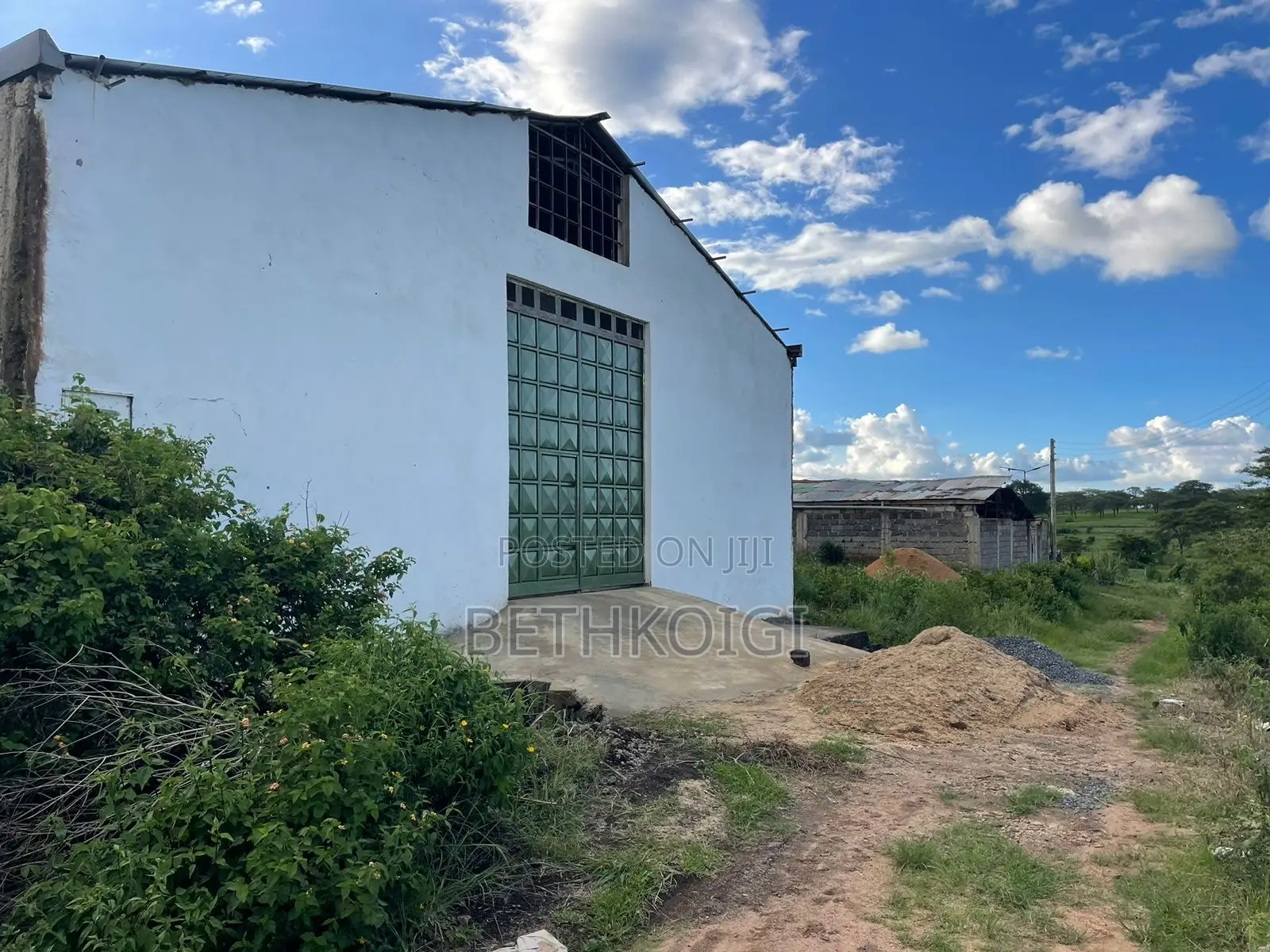 Warehouse in Kabati-5000 Sq