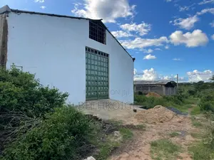 Warehouse in Kabati-5000 Sq