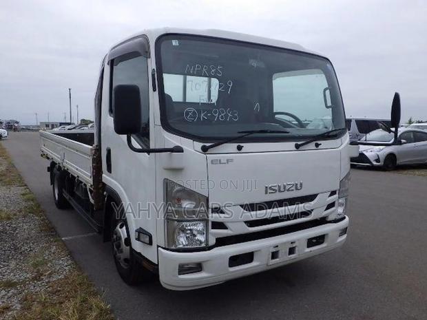 Isuzu Elf 2017