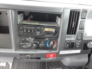 Isuzu Elf 2017