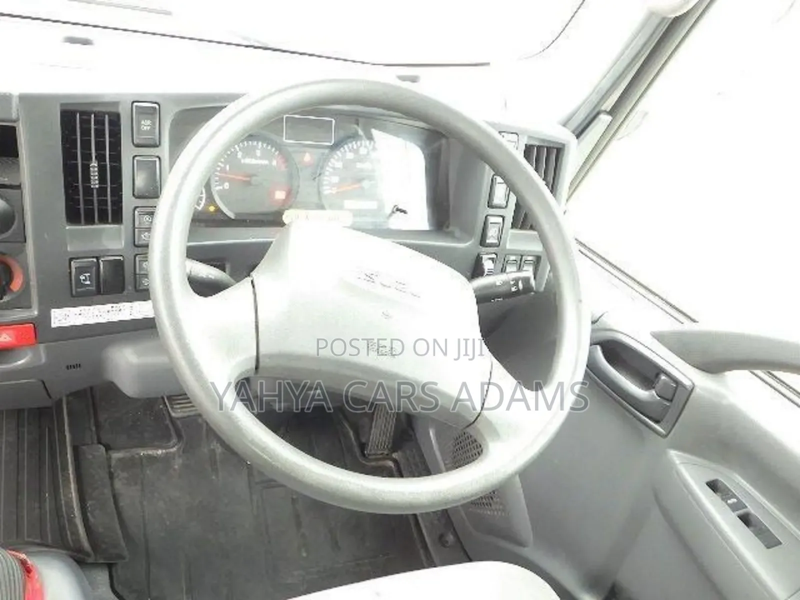 Isuzu Elf 2017