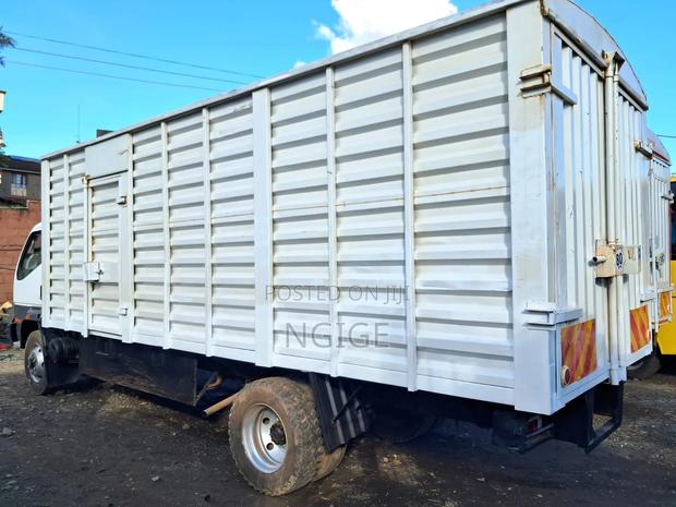 Mitsubishi Fh215 Lorry - thumbnail 4